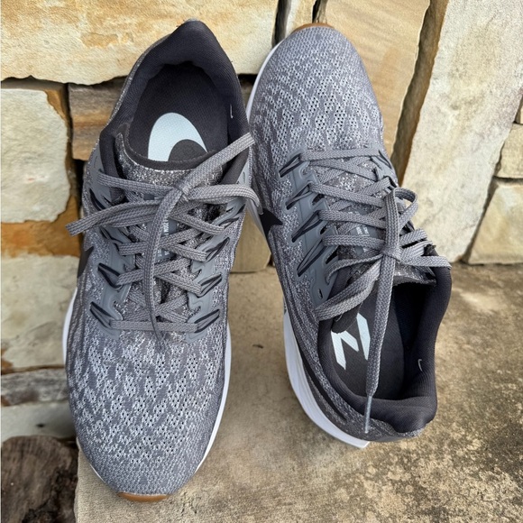 Nike Air Zoom‎ Pegasus 36 Running Gray and Black Sneakers Sz-8. J main image 8